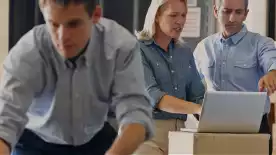 Jak redukować koszty w e-commerce dzięki abonamentom dla firm? Sposób na tanie wysyłki!