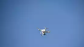 Niebieskie technologie - operator drona