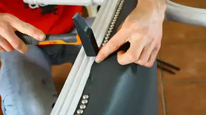 Ze sfatygowanego fotela dzieło sztuki - otwieramy zakład tapicerski