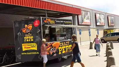 Gastronomiczna rewolucja czyli pizzeria pod marketem i w wersji mobilnej