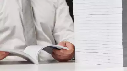 Druk książek z pominięciem wydawnictwa – chwilowy trend czy rewolucja na rynku książki