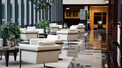 Wybór hotelu biznesowego w okolicach Warszawy